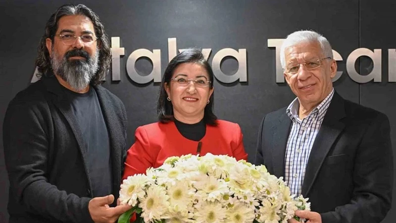 75 milyon dal çiçekten 10 milyon dolar gelir