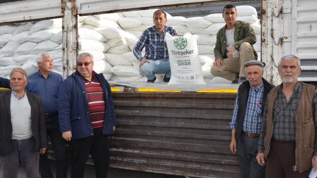 Antalya Serik'te arıcılara şeker desteği verildi