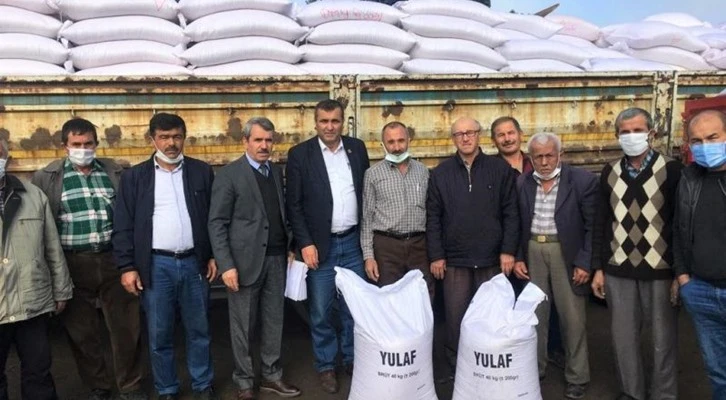 Büyükşehir’den doludan tarlaları zarar gören çiftçiye tohum desteği