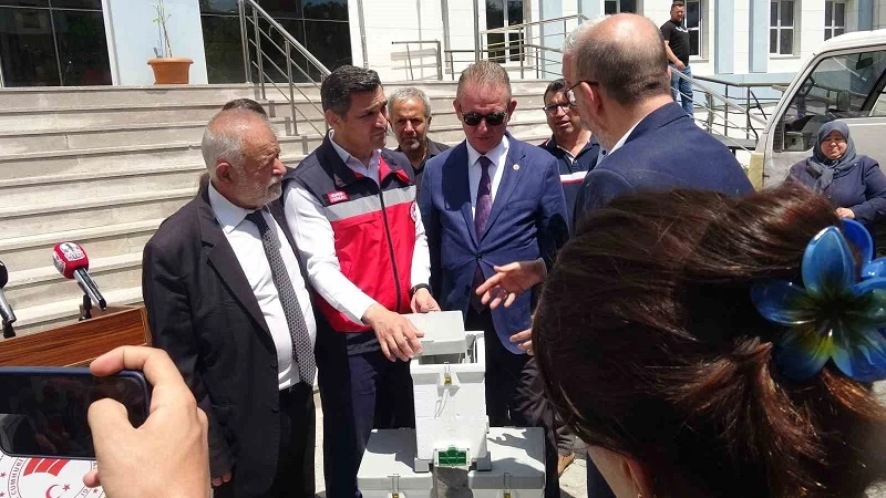 Kütahya’da ana arı ve arı sütü üretimi ekipmanları dağıtıldı