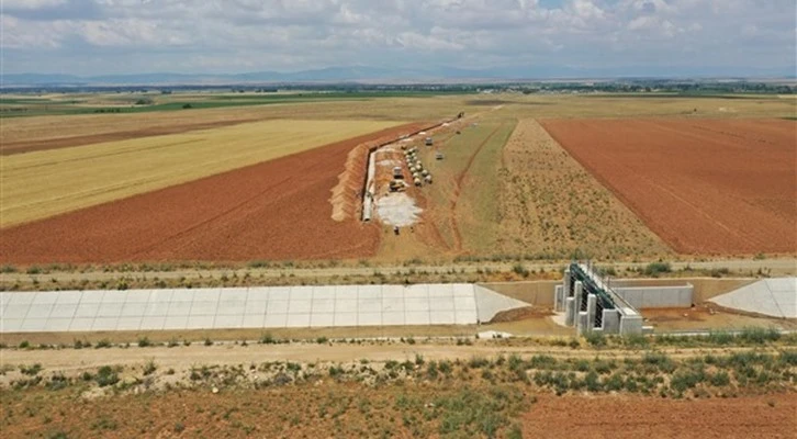 Modern sulama hamlesinde dev adım; Apa-Hotamış 1,2,3 Sulamaları inşaatında ilk kepçe vuruldu