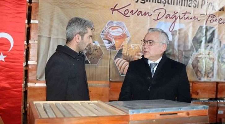 74 üreticiye 10’ar adet kovan dağıtıldı