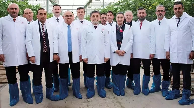 Ağrı'da Bakan Yumaklı'dan organize tarım bölgesine ziyaret