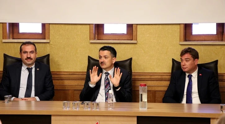 Bakan Pakdemirli İzmir’de çeşitli temaslarda ve ziyaretlerde bulundu