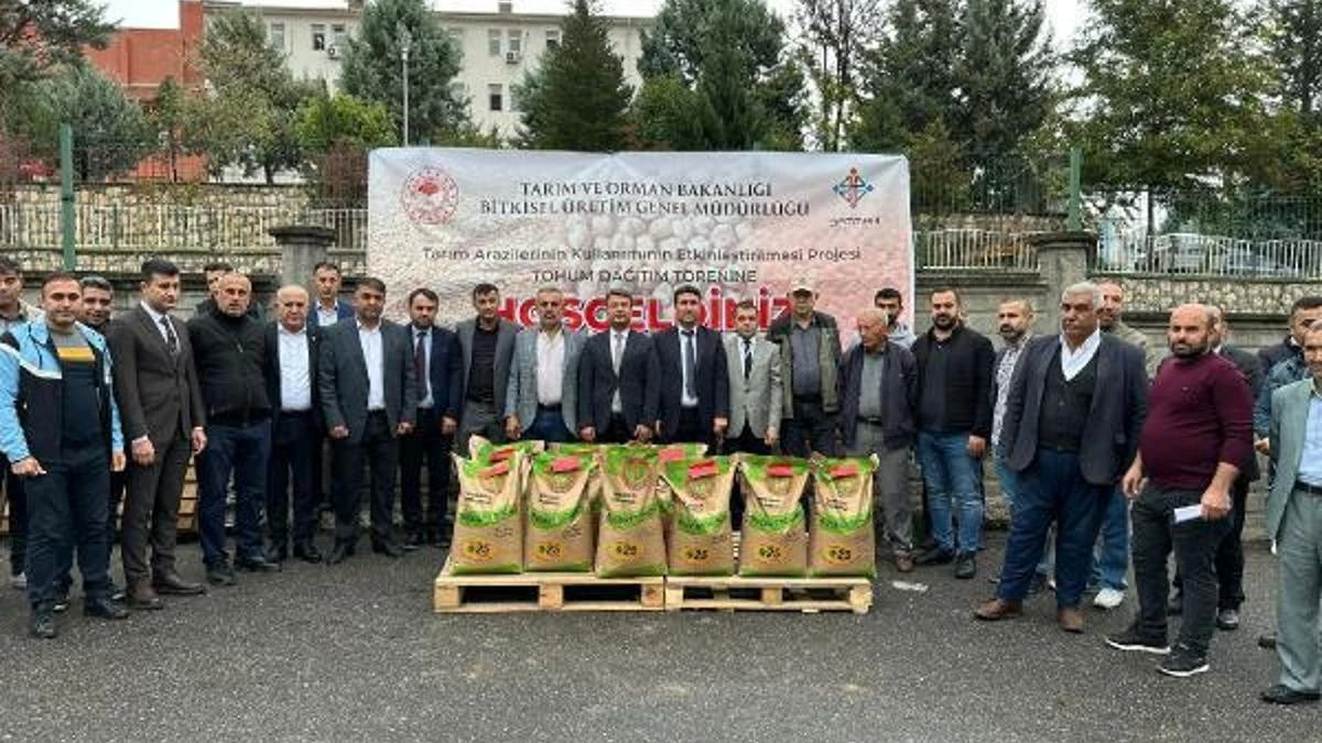 Batman’da 300 çiftçiye mercimek ve buğday tohumu dağıtıldı