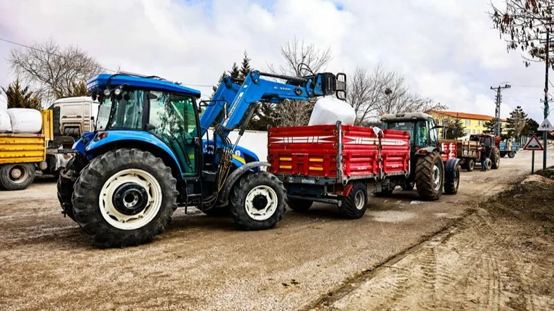 Gölbaşı Belediyesinden çiftçilere mısır silajı dağıtımı