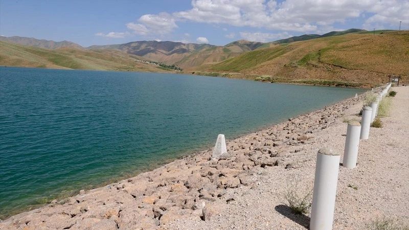 Hakkari'de sulama projesiyle 75 bin dekar tarım arazisi suyla buluşturulacak