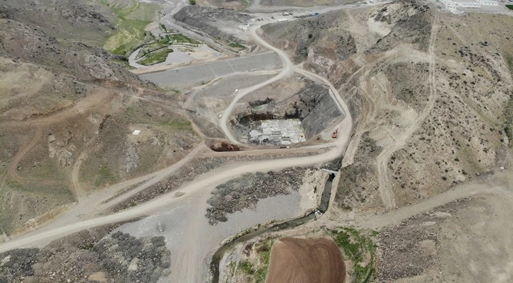 İnandık Barajı’nda temel betonu imalatı başladı