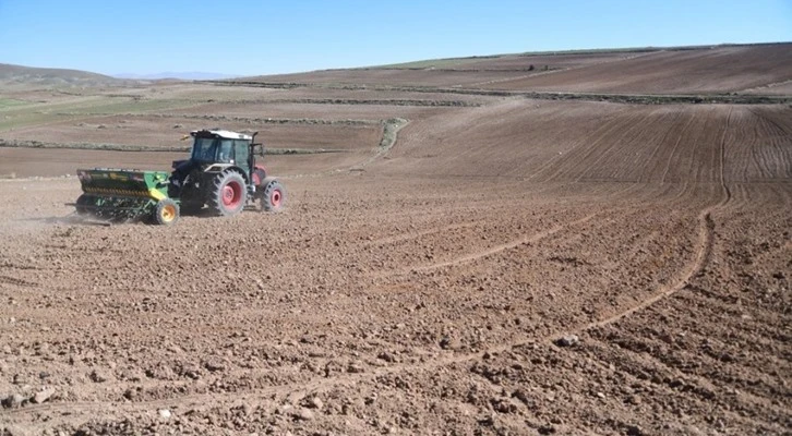 Kayseri'de sertifikalı tohumlar toprakla buluştu