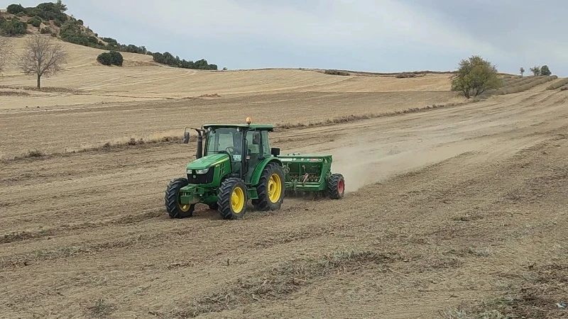 Kıraç topraklarda yeni arpa tohumları ekildi