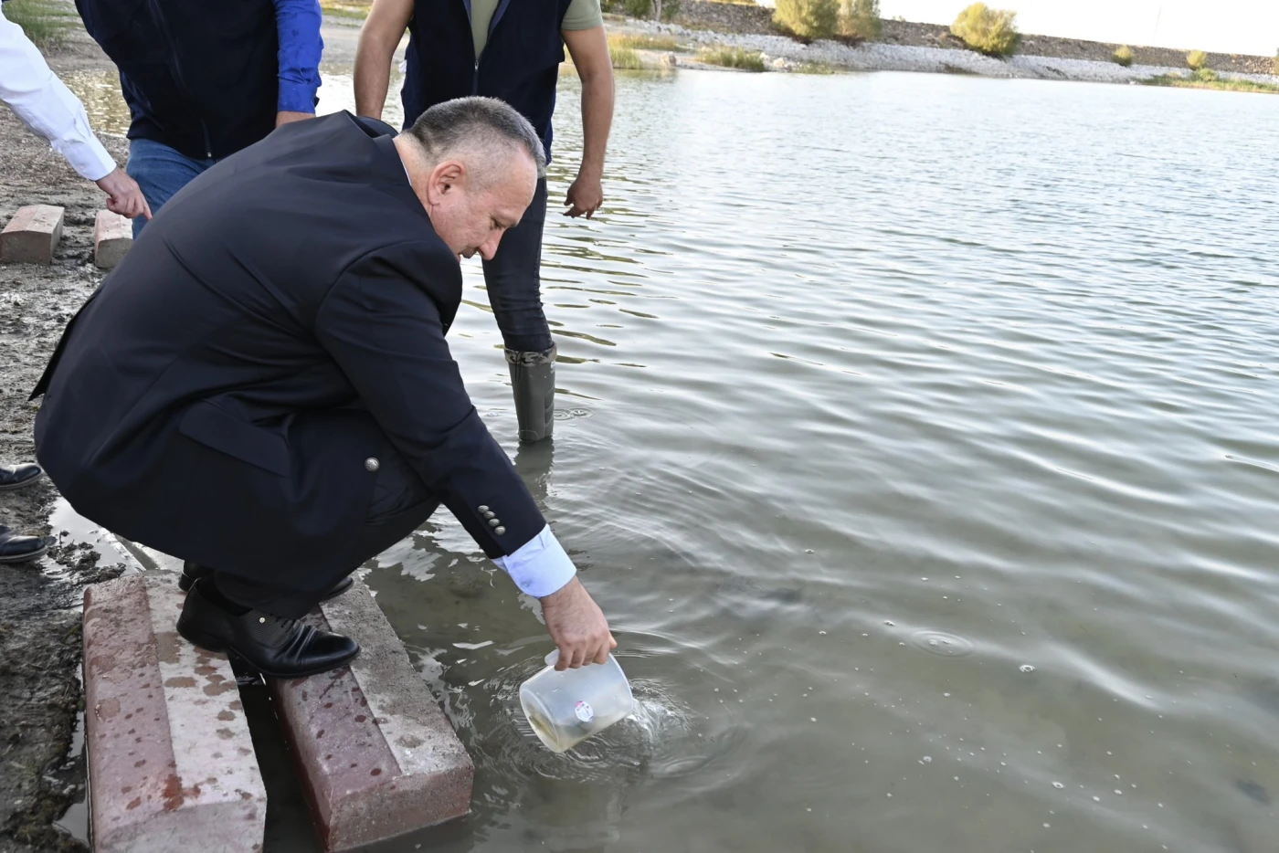 Kozaklı Doyduk Barajına 120 bin balık bırakıldı