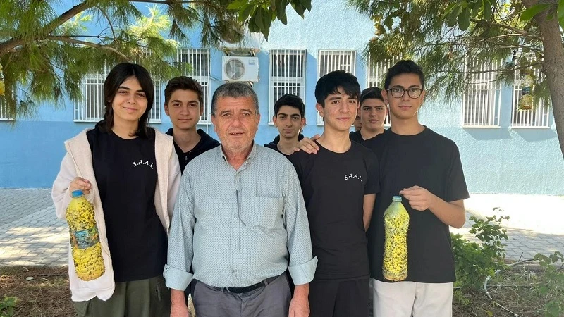 Öğrencilerin tarım zararlısına karşı ürettikleri ürünü, çiftçiler kullanmaya başladı