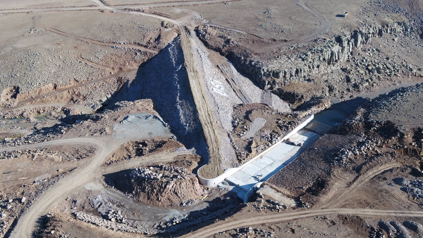 Taşlıçay Derecek Barajı’nda su tutulmaya başlandı