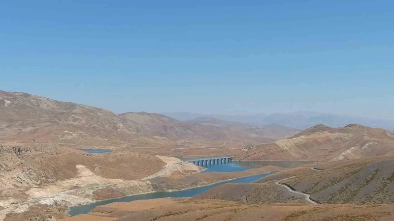 Turnaçayırı Barajı sulamasıyla Erzincanlı çiftçinin yüzü gülecek