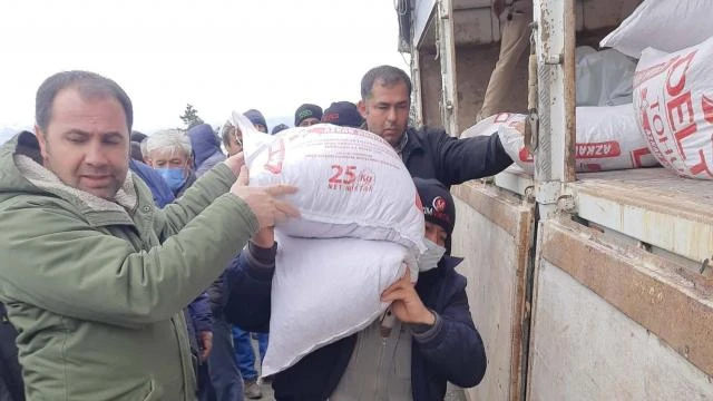 Yalıhüyük’te çiftçilere sertifikalı nohut tohumu dağıtıldı